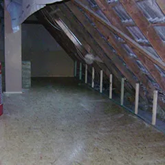 Ungedämmter Dachbereich.